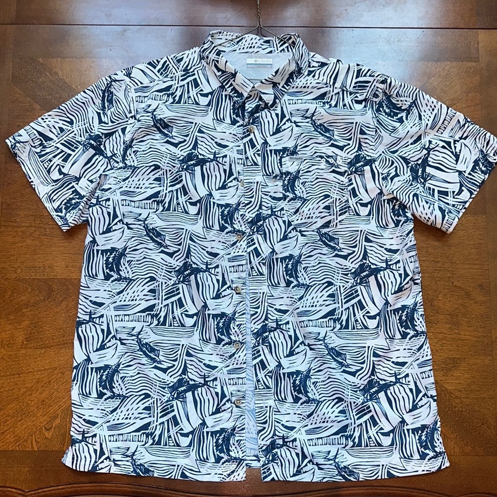 Men's Blue and White Patterned Shirt